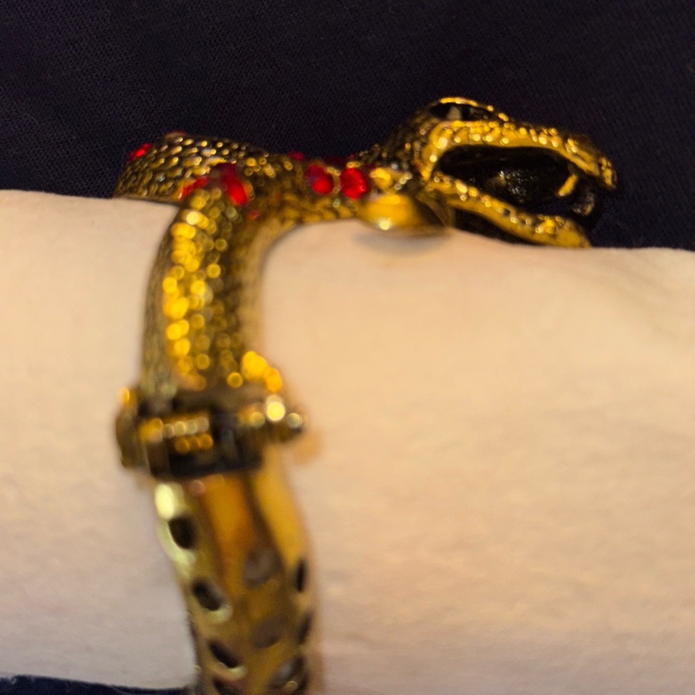 VTG Gold Snake Bracelet with Red Crystals - Picture 5 of 9